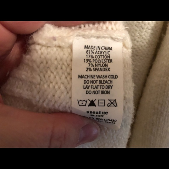 White Prana sweater with big buttons - Picture 3 of 7